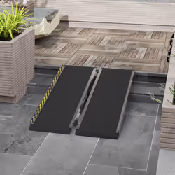 HOMCOM Folding Aluminium Wheelchair Ramp 122x73cm 272KG Capacity for Home