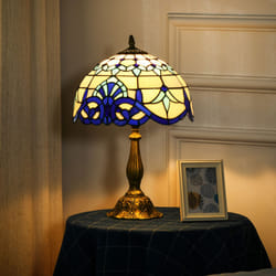 HOMCOM Stained Glass Table Lamp, Handmade Antique Bedside Lamp for Bedroom