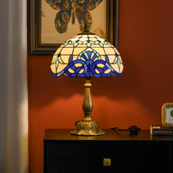 HOMCOM Stained Glass Table Lamp, Handmade Antique Bedside Lamp for Bedroom