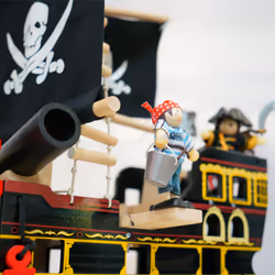 Le Toy Van Barbarossa Pirate Ship - Additional view 5