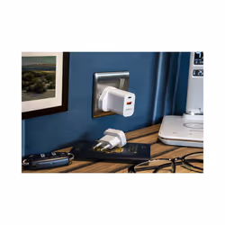 Groov-e USB-C & USB-A Mains Charger 20W with Worldwide Travel Adaptors