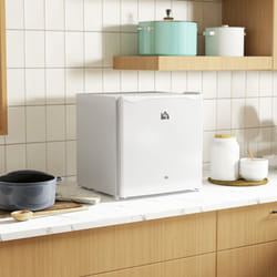 HOMCOM 46L Counter Top Fridge Mini Fridge with Lock Chiller Box Cream White