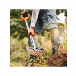Fiskars Solid Metal Pointed Spade