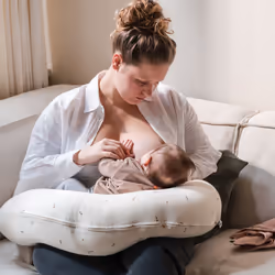 Doomoo DTIO02 breast feeding pillow Cream