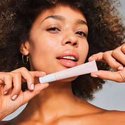 Eye BRIGHT’N Conceal liquid concealer #002-Soft Pink