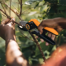 Fiskars Plus PowerLever pruning shears Anvil Black, Orange