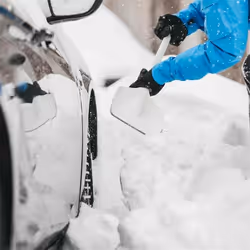 Fiskars SnowXpert Snow shovel White
