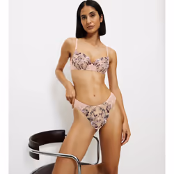 Triumph Sensual Spotlight, Natural, 42 - Additional view 5