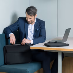 BASE XX D31794 laptop case 35.8 cm (14.1") Briefcase Black - Additional view 6