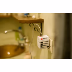 Skross MUV USB power plug adapter Universal White - Additional view 4