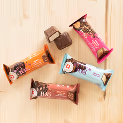 Rhythm 108 Sweet 'n' Salty Almond Swiss Chocolate Bar 33 g - Pack de 15