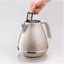 De’Longhi Icona Metallics electric kettle 1.7 L 3000 W Beige