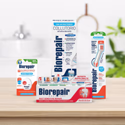 4 Actions With Antibacterial Mouthwash - Additional view 5