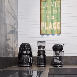 Smeg DCF02BLUK coffee maker Semi-auto Drip coffee maker 1.4 L - Additional view 8