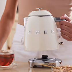 Smeg 50's Style Kettles KLF05CREU Cream - Additional view 6