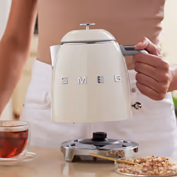 Smeg KLF05CRUK electric kettle 0.8 L 1400 W Cream - Additional view 5