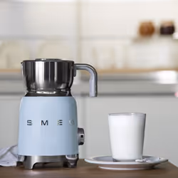 Smeg MFF11PBUK milk frother/warmer Automatic Light Blue - Additional view 5