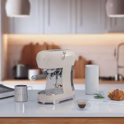 Smeg ECF02CREU coffee maker Manual Espresso machine 1.1 L - Additional view 6