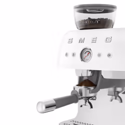 Smeg EGF03WHUK Espresso machine with grinder 2.4 L 20 bar White - Additional view 5