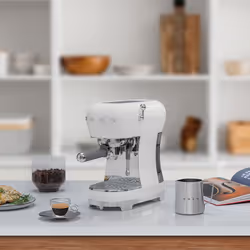 Smeg ECF02WHUK coffee maker Manual Espresso machine 1.1 L - Additional view 6