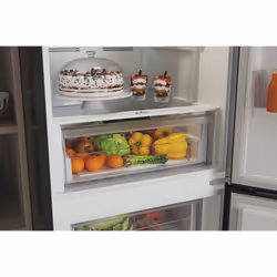 Indesit INFC8 50TI1 K 1 fridge-freezer Freestanding 322 L F Black
