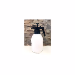 - 2L Pump Action Pressure Sprayer Bottles - With Adjustable Nozzle, Frost Resistant Material - Perfect for Cleaning, Gardenin ...