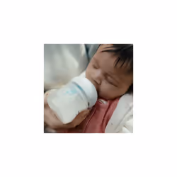 Avent Natural Response Baby Bottle - 2X 125ml Baby Milk Bottle with AirFree Vent, BPA Free for Newborn Babies Aged 0 Months+ (Model SCY670/02)