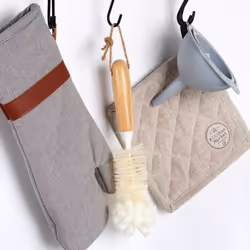 Flexible cleaning brush for bottle necks and baby bottles