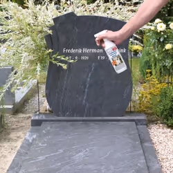 HG headstone cleaning spray 500ML - A headstone cleaner spray that thoroughly and effortlessly removes dirt, bird droppings and other heavy soiling.