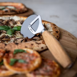 Pizza Cutter Oslo+ / Non-Stick BSF / Does not Rattle/Very Sharp/Stylish/Oak & Stainless Steel