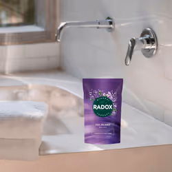 Radox Lavender Scent Aromatherapy Bath Salts 900 G