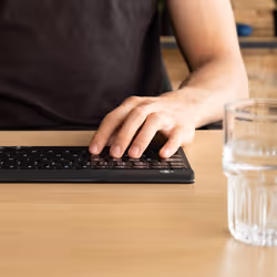 R-Go Tools Ergonomic keyboard R-Go Compact Break, compact keyboard with break software, QWERTY (US), Bluetooth, black - Additional view 4