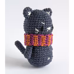 Hoooked Amigurumi DIY Kit W/Eco Barbante Yarn-Cat Lucky PAK341
