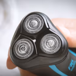 Remington R6 Aqua Men's Electric Shaver (Cordless, Wet & Dry, 100% Waterproof Rotary Shaver Pop-up Detail Trimmer SB Charging