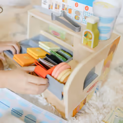 Melissa & Doug Sandwich Toy Shop - Wooden Play Food Sets for Children Kitchen Toys for Girls or Boys 3+ - Wooden Food Toys & Play Kitchen Accessories
