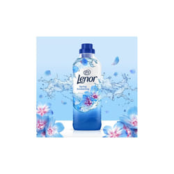 8 x Lenor Fabric Conditioner Spring Awakening 35 Washes