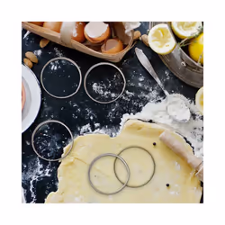 10Pcs 4.5cm Round Stainless Perforated Seamless Tart Ring Quiche Ring Tart Pan Pie Tart Ring with Hole Tart Shell Ring