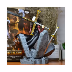 ONE PIECE Figures Eagle eye Dracule Mihawk Anime Figure Top War PVC Action Figure Model Toys Ornaments - as shown, no box