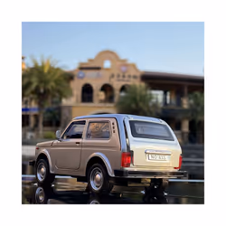 1:32 LADA NIVA Classic Car Alloy Car Diecasts & Toy Vehicles Metal Toy