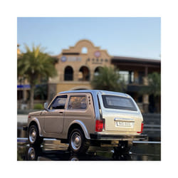 1:32 LADA NIVA Classic Car Alloy Car Diecasts & Toy Vehicles Metal Toy