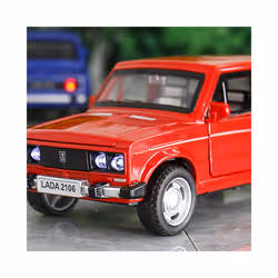 1:32 LADA 2106 Alloy Classic Car Model Diecast Metal Toy Sound and Light Pull Back Children Toy Miniature - white