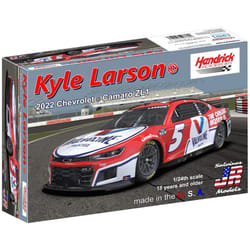 Salvinos JR Models HMC2022KLV 1/24 Scale 2022 Camaro ZL1 Plastic Model