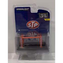 STP Four Post Lift Series 2 1:64 Scale Greenlight 16120A