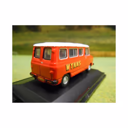 Oxford Diecast Sherpa Minibus Wynns