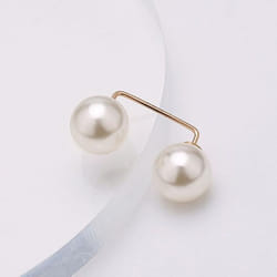 Simple Double Pearl Brooch Anti-glare Buckle Neckline Cardigan Pearl Buckle Pin Fixed Clothes Elegant Brooch Ladies Jewelry - white