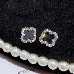 Exquisite Rhinestone Clover Stud Earrings For Women Fashion Shiny Rhinestone Four Leaf Clover Earrings No Allergy Earrings Jewelry - silver