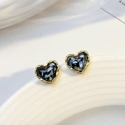 Trendy Vintage Heart Earring Women Classic Black White Stud Earrings Female Fashion Earrings Female Jewelry 2022 Gift - black