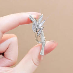 Elegant Retro Green Plant Bamboo Shape Brooch Pin For Women Collar Accessories - silver
