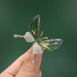 Explosion-proof Butterfly Brooch Insect Corsage Women&apos;s Accessory Acrylic Transparent Wings High-grade Clothing Pin - purple