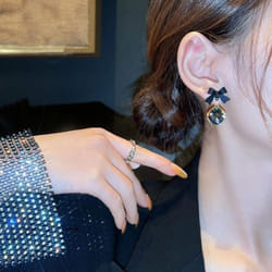 Elegant Lady Black Zircon Bow Dangle Earrings For Women Personality Temperament Pendant Earrings Girls Jewelry Gift Accessories - black